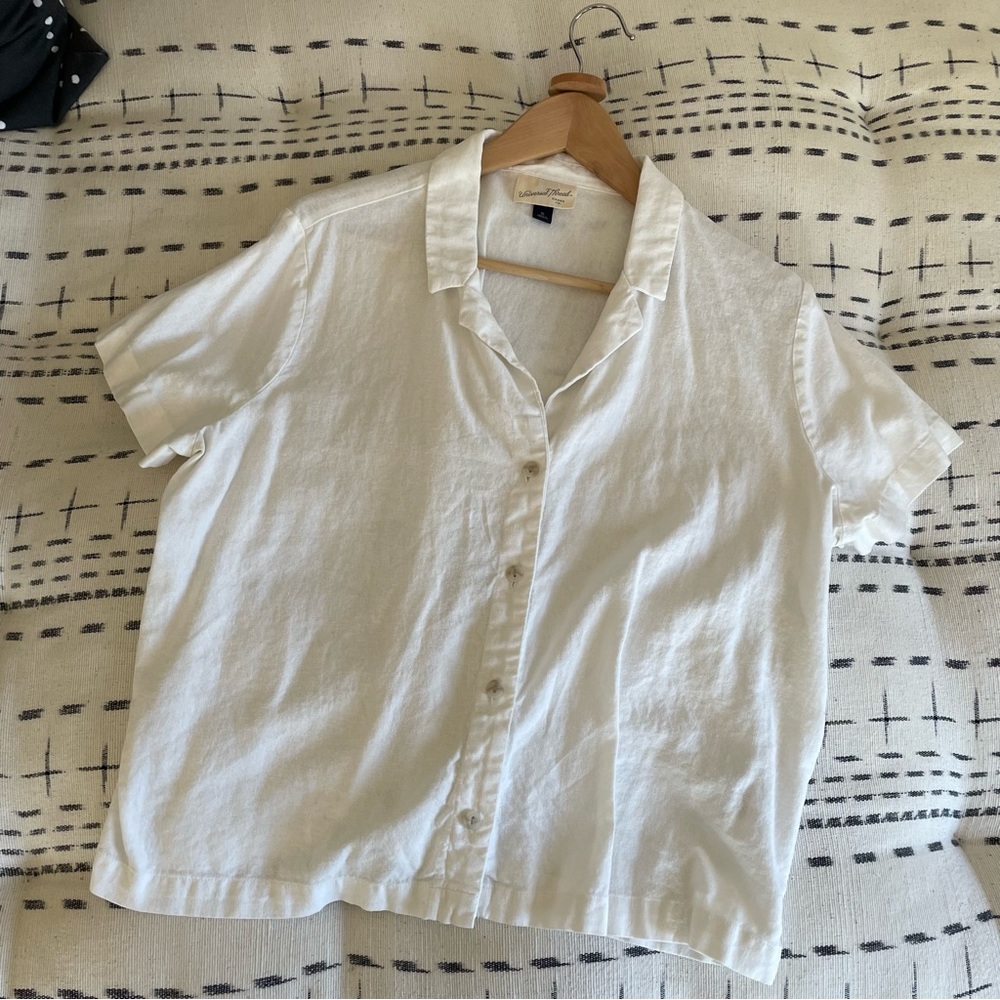 Universal Thread White Button Up Shirt